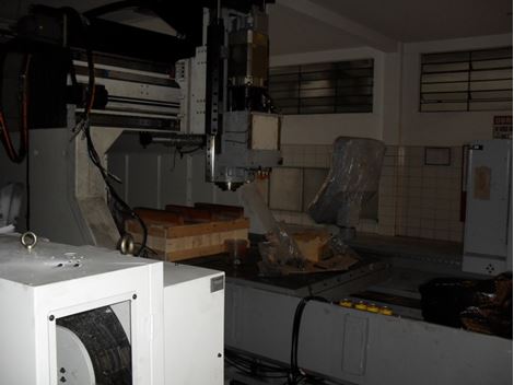 Manutenção de Máquina Portal em Veleiros
